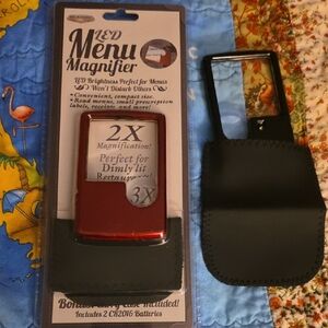 NEW Unopened  LED Compact Menu Magnifier W/ Batteries UNOPENED (RED)